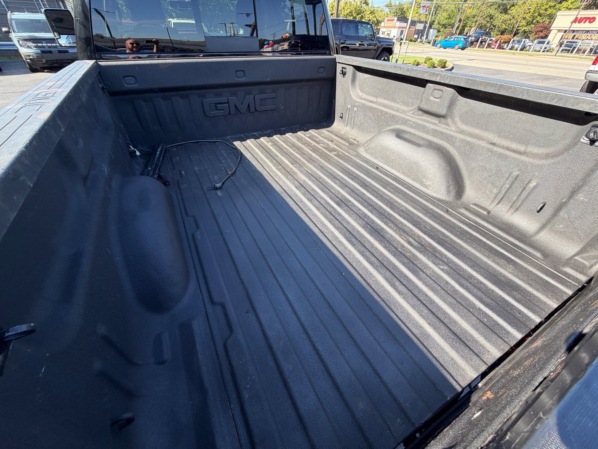 Used 2018 GMC Sierra 2500 SLT w/ All Terrain HD Package AWD/4WD image 11