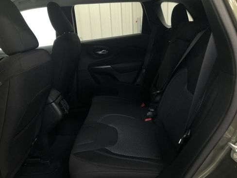 Used 2021 Jeep Cherokee Latitude AWD/4WD image 20