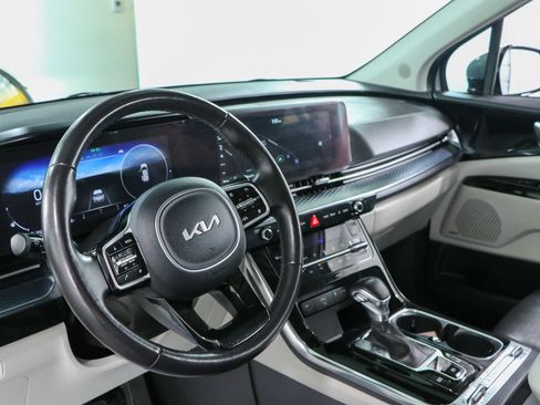 Used 2024 Kia Carnival SX Prestige FWD image 24
