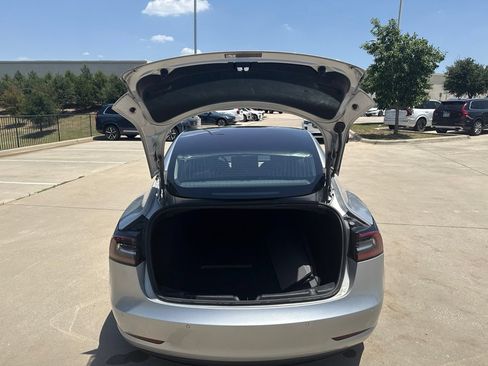 Used 2018 Tesla Model 3 Long Range RWD image 7