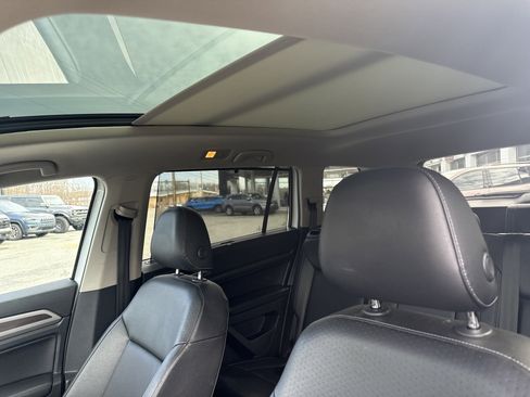 Used 2019 Volkswagen Atlas SE w/ Panoramic Sunroof Package image 12