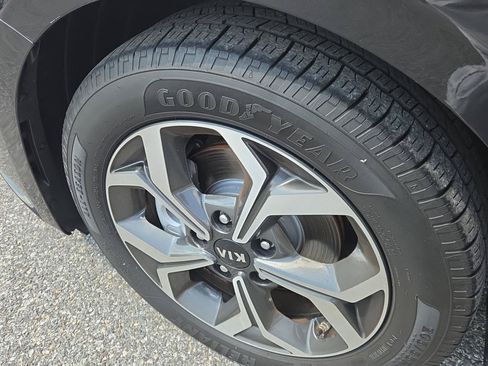 Used 2019 Kia Forte LXS FWD image 9