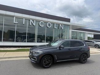Used 2019 BMW X5 xDrive40i w/ Executive Package AWD/4WD video 1