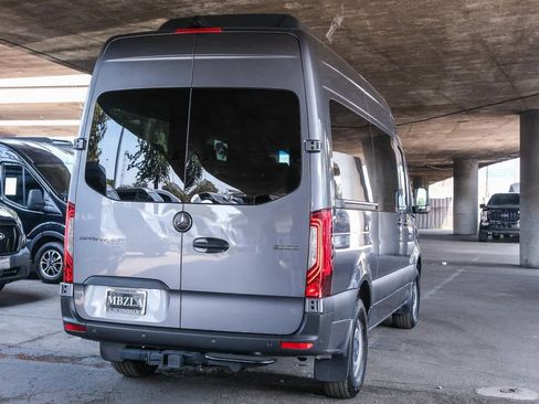 Used 2024 Mercedes-Benz Sprinter 2500 image 4