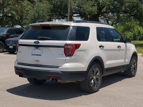 Used 2018 Ford Explorer Sport w/ Equipment Group 401A AWD/4WD image 3