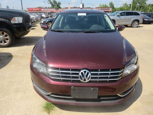 Used 2012 Volkswagen Passat TDI SE image 2