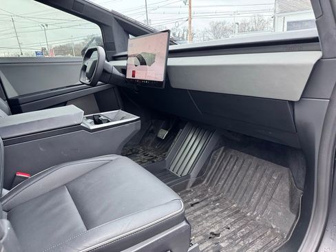 Used 2024 Tesla Cybertruck AWD Crew Cab image 19