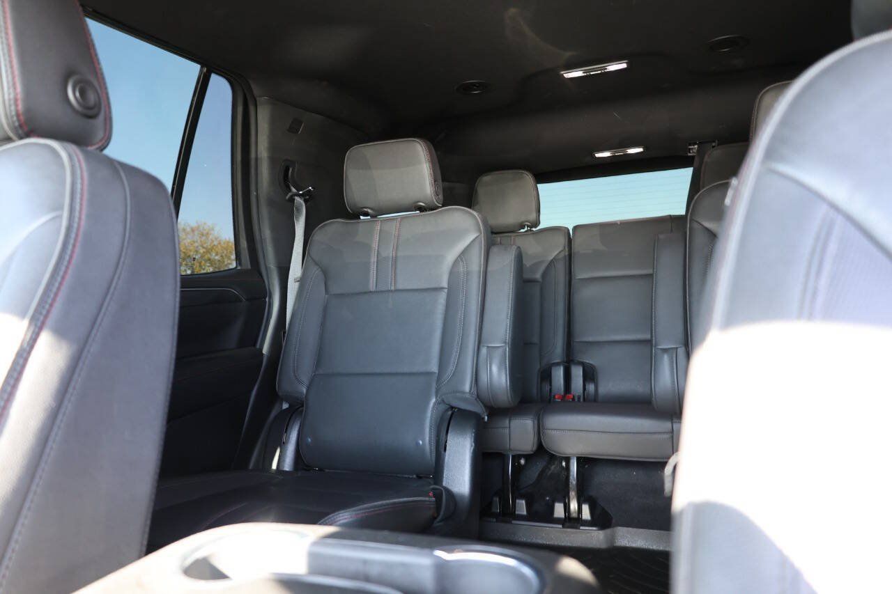 Used 2022 Chevrolet Tahoe RST w/ Luxury Package AWD/4WD image 16