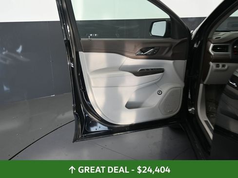 Used 2023 GMC Acadia SLT image 27