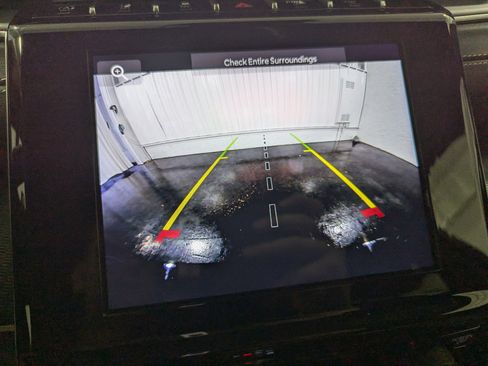 Used 2024 Jeep Grand Cherokee Laredo X image 24