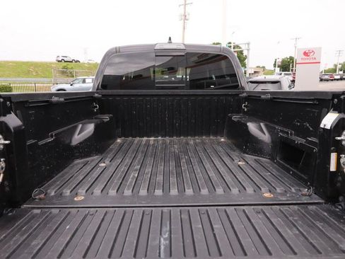 Used 2021 Toyota Tacoma SR5 RWD image 7