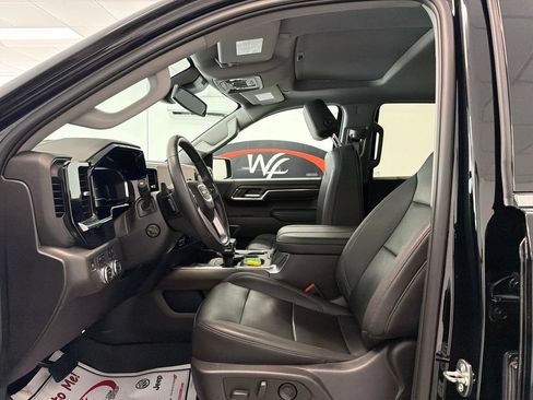 Used 2023 GMC Sierra 1500 SLT w/ SLT Premium Package AWD/4WD image 9