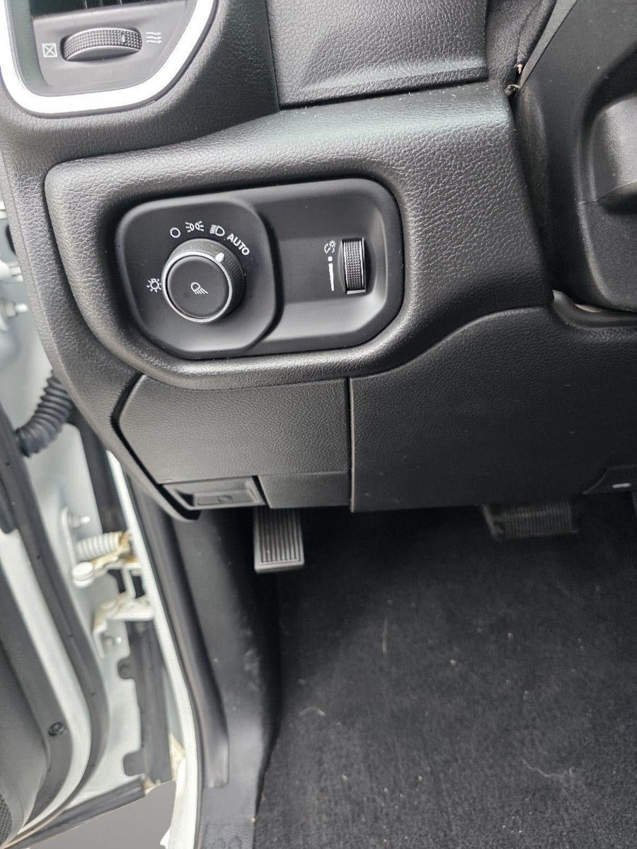 Used 2022 RAM 2500 Big Horn AWD/4WD image 32
