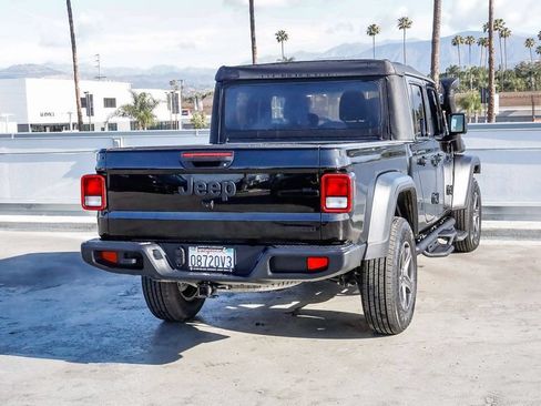 Used 2021 Jeep Gladiator Sport AWD/4WD image 9
