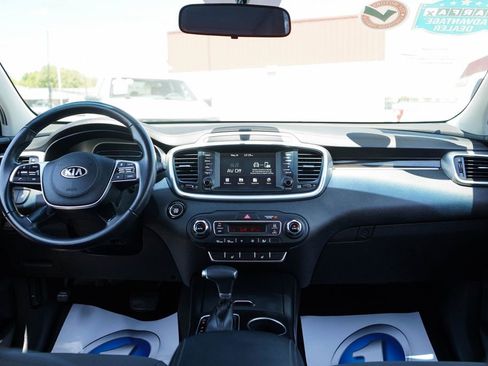Used 2020 Kia Sorento S FWD image 9