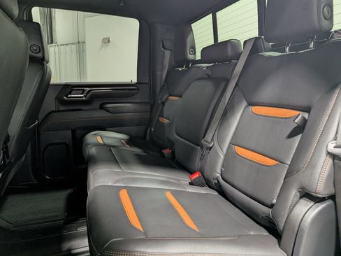 Used 2025 GMC Sierra 2500 AT4 w/ AT4 Premium Plus Package image 18