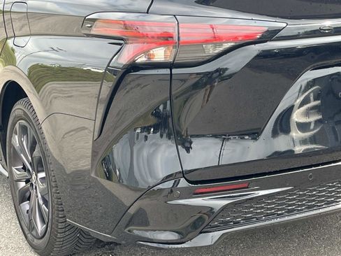 Used 2021 Toyota Sienna XSE image 9