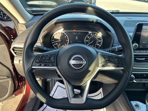 Used 2023 Nissan Altima 2.5 SV image 22