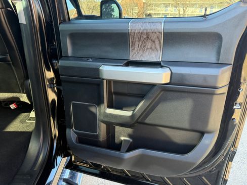 Used 2017 Ford F250 Lariat w/ Lariat Ultimate Package image 28