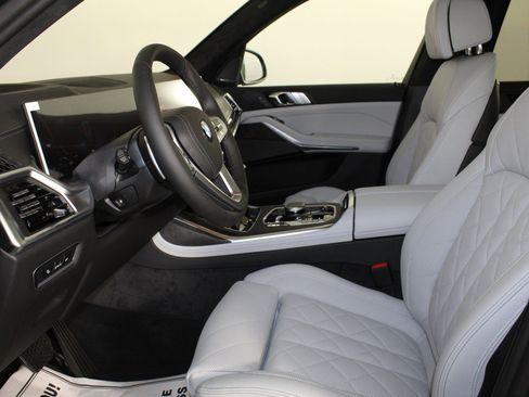 New 2026 BMW X7 xDrive40i w/ Premium Package image 30