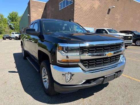 Used 2018 Chevrolet Silverado 1500 LT w/ All Star Edition AWD/4WD image 2