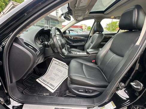 Used 2019 INFINITI Q50 Luxe w/ Essential Package (3.0T Luxe) AWD/4WD image 9