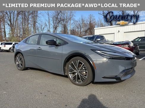 Used 2023 Toyota Prius LE image 1