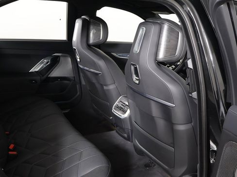 Used 2025 BMW 740i xDrive image 34