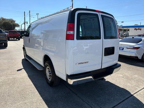 Used 2022 Chevrolet Express 2500 w/ Driver Convenience Package image 6