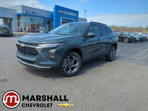New 2026 Chevrolet Trax LT w/ LT Convenience Package FWD image 1