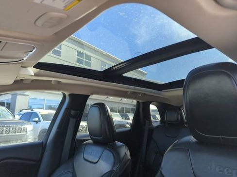 Used 2018 Jeep Cherokee Limited image 26