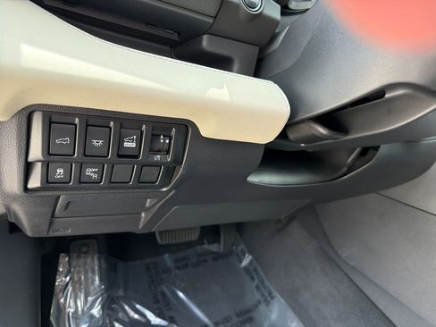 Used 2022 Subaru Ascent Limited AWD/4WD image 20