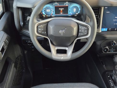New 2025 Ford Bronco 4-Door image 8