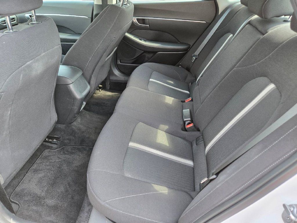 Certified 2023 Hyundai Sonata SEL w/ Preferred Accessory Package FWD image 17