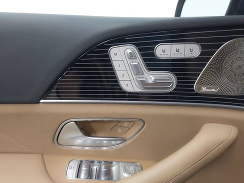Used 2025 Mercedes-Benz GLE 450e 4MATIC w/ AMG Line Exterior image 6