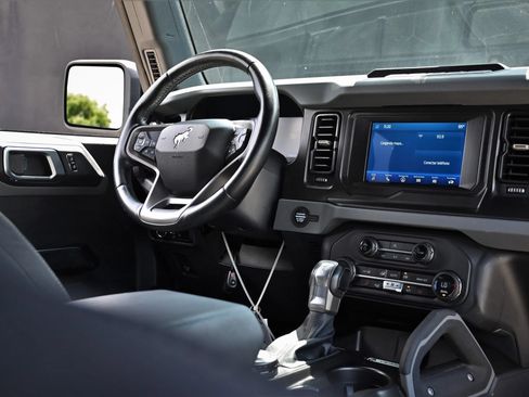 Used 2023 Ford Bronco Big Bend w/ Sasquatch Package AWD/4WD image 20