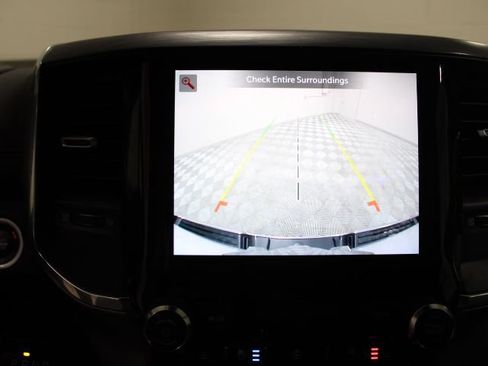 Used 2024 RAM 1500 Laramie AWD/4WD image 4
