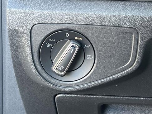 Certified 2023 Volkswagen Atlas SE image 19