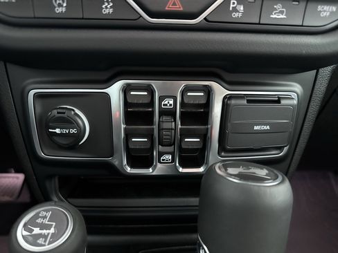 New 2025 Jeep Wrangler Sahara image 39