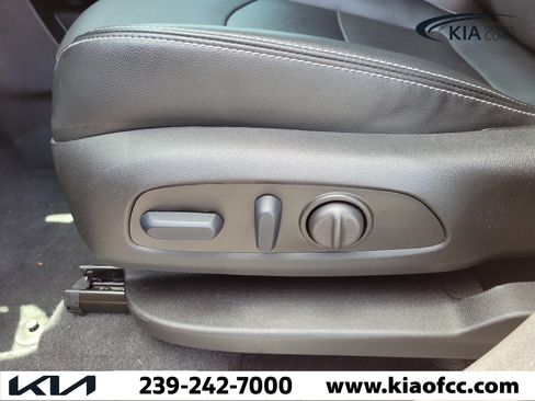 Used 2023 GMC Terrain SLT w/ Infotainment Package II FWD image 22
