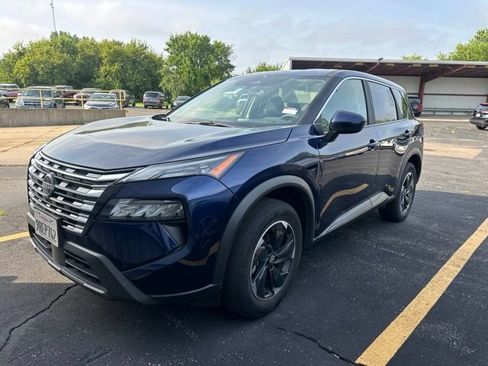 Used 2025 Nissan Rogue SV AWD/4WD image 14