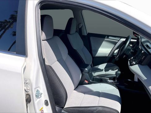 Certified 2017 Toyota RAV4 XLE w/ Carpet Mat Package image 8