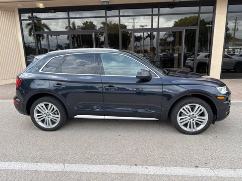 Used 2020 Audi Q5 2.0T Premium Plus w/ Premium Plus Package AWD/4WD image 3