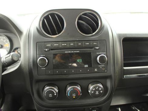 Used 2014 Jeep Patriot Sport FWD image 19
