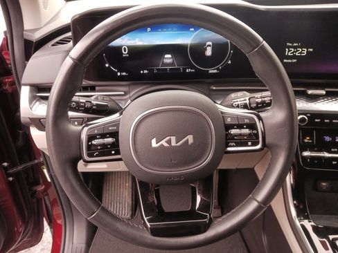 Certified 2023 Kia Carnival SX Prestige image 15