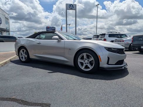 Used 2019 Chevrolet Camaro LT RWD image 3