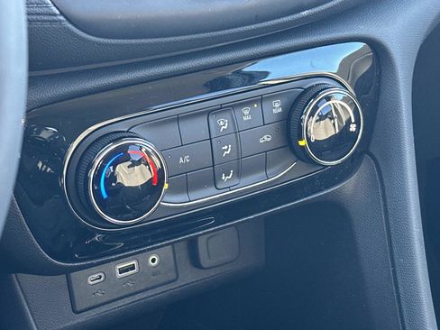 Certified 2023 Buick Encore GX Preferred image 29