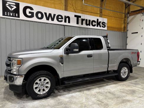Used 2020 Ford F250 XLT w/ XLT Value Package AWD/4WD image 4