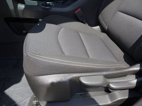 Used 2024 GMC Terrain SLE FWD image 9
