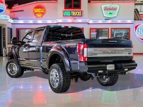 Used 2019 Ford F250 Platinum w/ Platinum Ultimate Package image 4